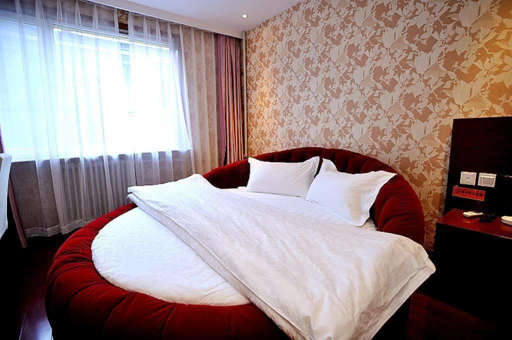 East Sacred Hotel Beijing Exterior foto
