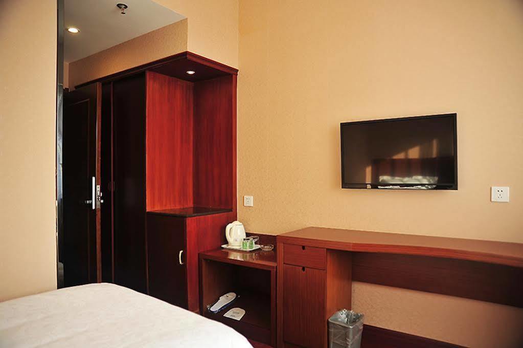 East Sacred Hotel Beijing Exterior foto